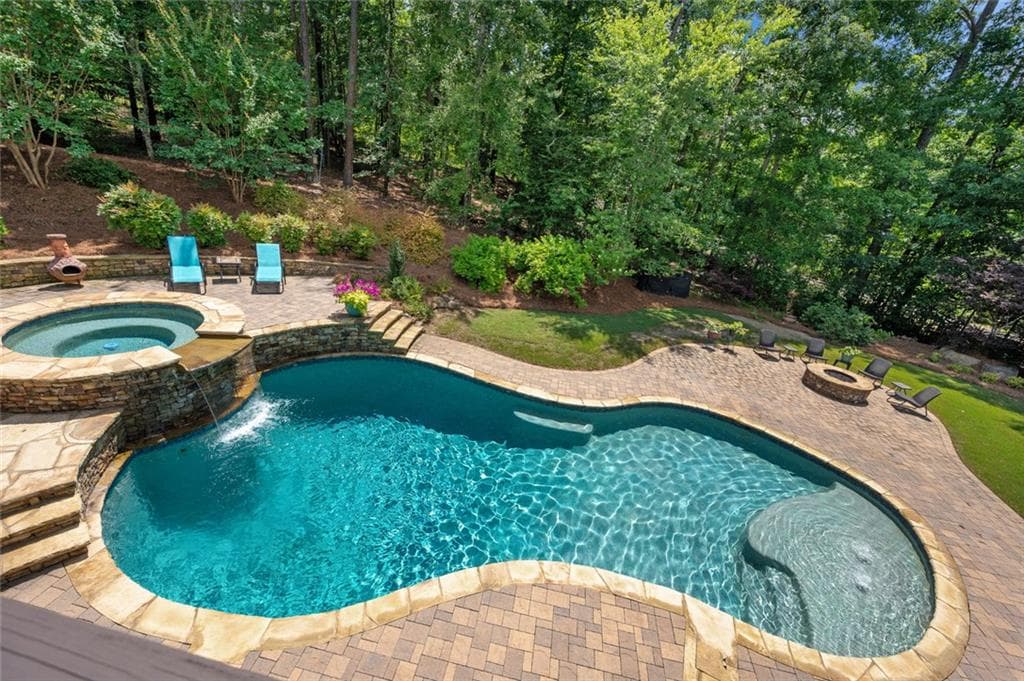 6 bedroom, 5 bathroom, 5,196 sq ft single family residence for sale at 125 Ridge View Court, Acworth, GA 30101 — photo 3