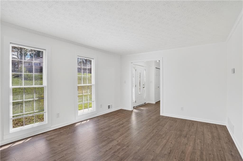 4 bedroom, 3 bathroom, 2,322 sq ft single family residence for sale at 9200 Brave Court, Jonesboro, GA 30236 — photo 9