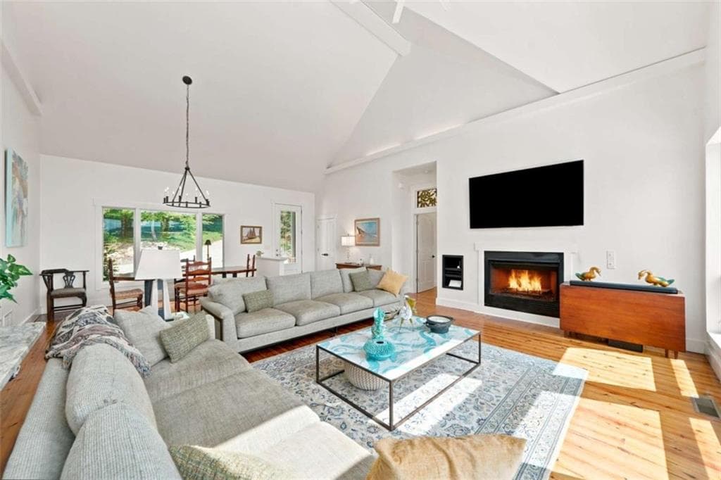 5 bedroom, 4 bathroom, 4,684 sq ft single family residence for sale at 714 Clearview Drive, Talking Rock, GA 30175 — photo 8
