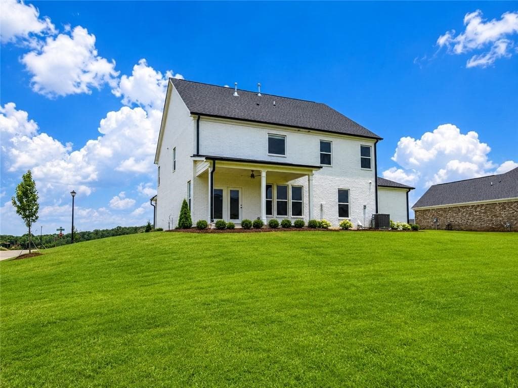 5 bedroom, 4 bathroom, 2,929 sq ft single family residence under contract at 1797 Westland Court, Bogart, GA 30622 — photo 3