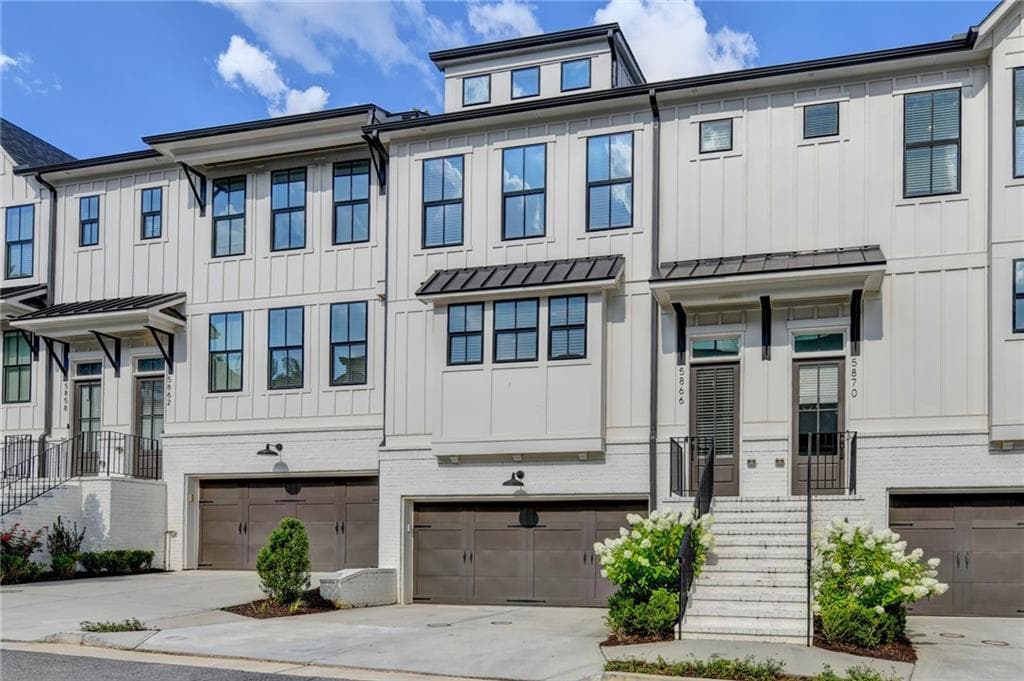 3 bedroom, 4 bathroom, 2,285 sq ft townhouse for sale at 5866 Westin Road, Atlanta, GA 30328