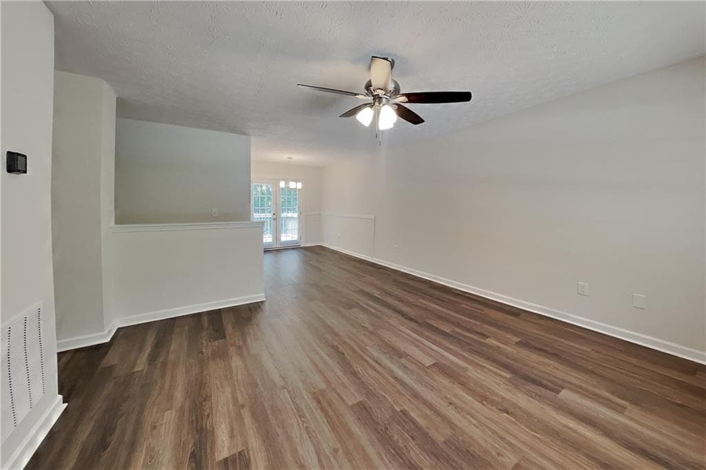 3 bedroom, 2 bathroom, 1,156 sq ft single family residence for rent at 6460 River Hill Drive, Flowery Branch, GA 30542 for $1,800 a month — photo 3