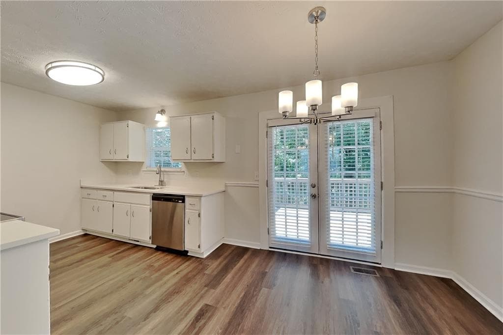 3 bedroom, 2 bathroom, 1,156 sq ft single family residence for rent at 6460 River Hill Drive, Flowery Branch, GA 30542 for $1,800 a month — photo 6