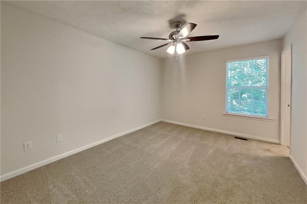 3 bedroom, 2 bathroom, 1,156 sq ft single family residence for rent at 6460 River Hill Drive, Flowery Branch, GA 30542 for $1,800 a month — photo 7