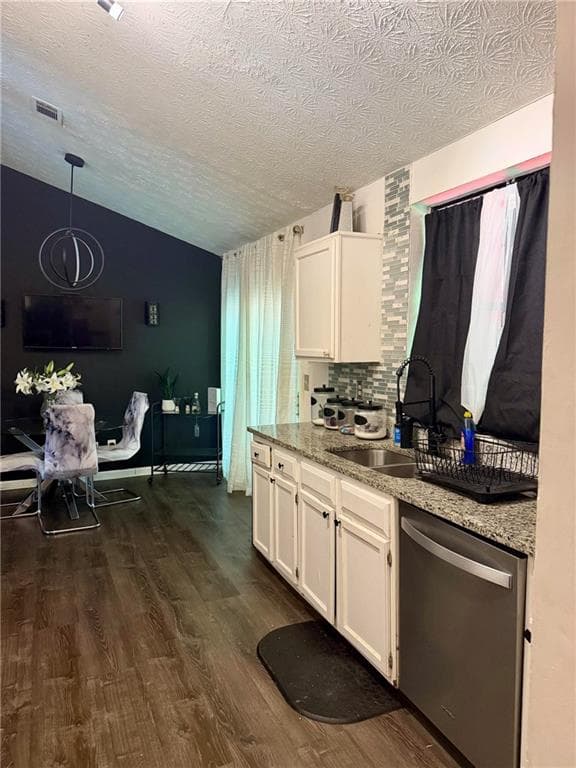 3 bedroom, 2 bathroom, 1,324 sq ft single family residence for sale at 693 Utoy Circle, Atlanta, GA 30331 — photo 7