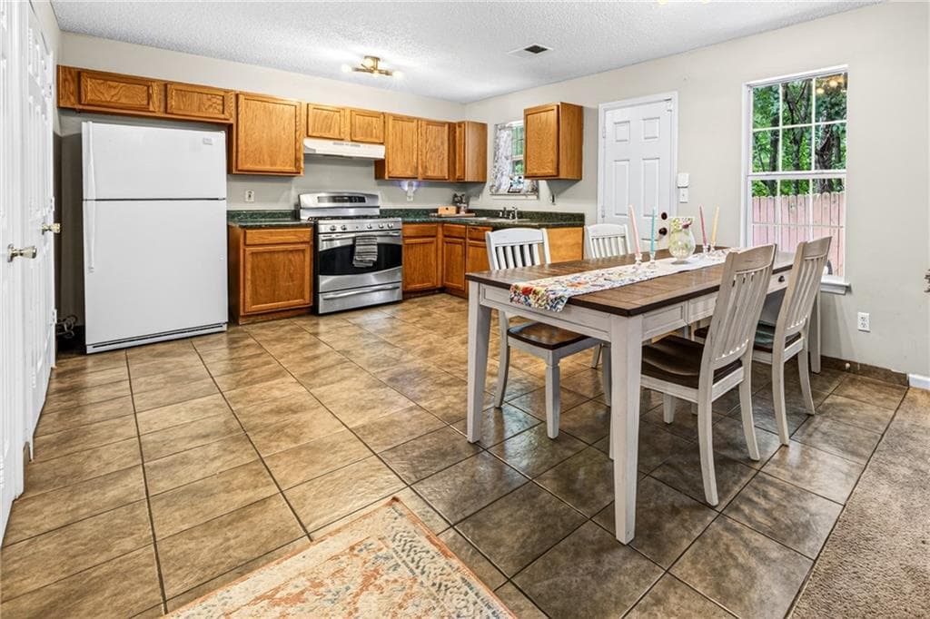 3 bedroom, 2 bathroom, 1,208 sq ft single family residence for sale at 2343 Rambling Way, Lithonia, GA 30058 — photo 7