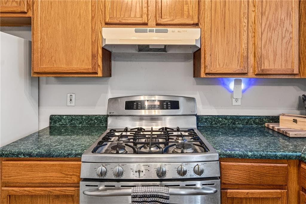 3 bedroom, 2 bathroom, 1,208 sq ft single family residence for sale at 2343 Rambling Way, Lithonia, GA 30058 — photo 10
