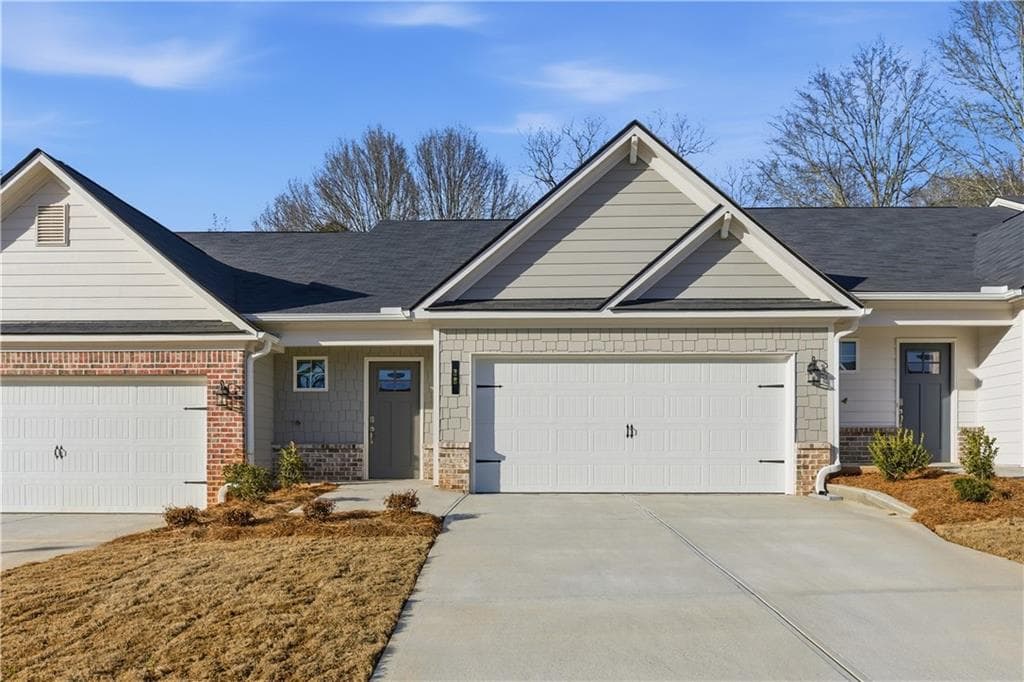 3 bedroom, 3 bathroom, 1,684 sq ft townhouse for sale at 38 Silver Leaf Lane 5, Dawsonville, GA 30534