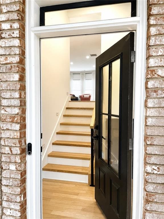 3 bedroom, 4 bathroom, 2,644 sq ft townhouse for sale at 396 Suwanee Avenue, Suwanee, GA 30024 — photo 2