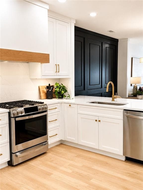 3 bedroom, 4 bathroom, 2,644 sq ft townhouse for sale at 396 Suwanee Avenue, Suwanee, GA 30024 — photo 4