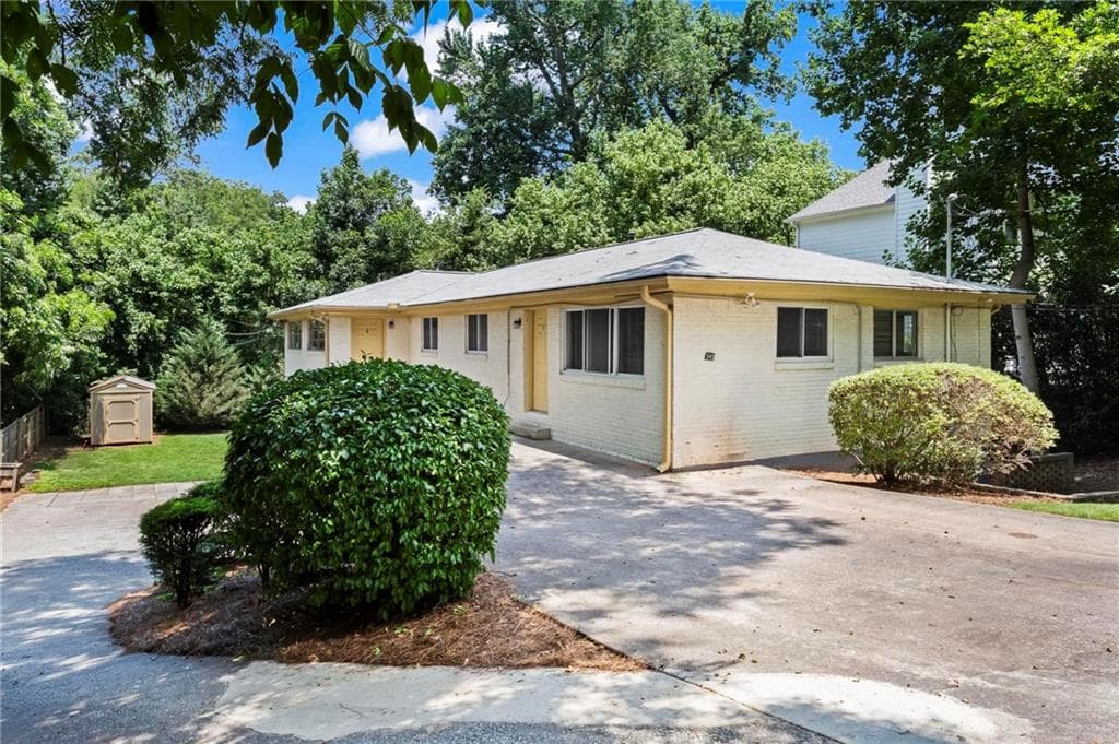 quadruplex for sale at 545 Oakview Road, Decatur, GA 30030