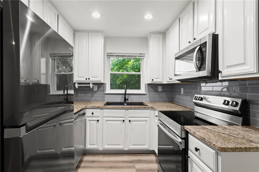 quadruplex for sale at 545 Oakview Road, Decatur, GA 30030 — photo 8