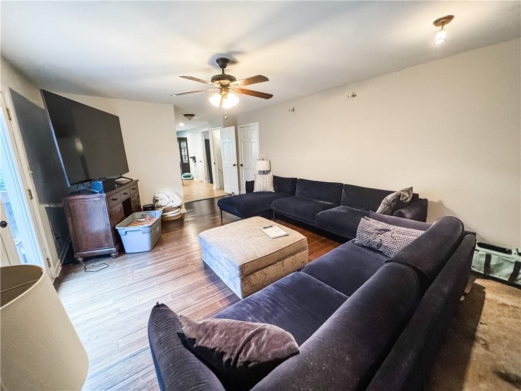 3 bedroom, 3 bathroom, 2,187 sq ft single family residence for rent at 230 Chaffin Ridge Trace, Roswell, GA 30075 for $3,250 a month — photo 8