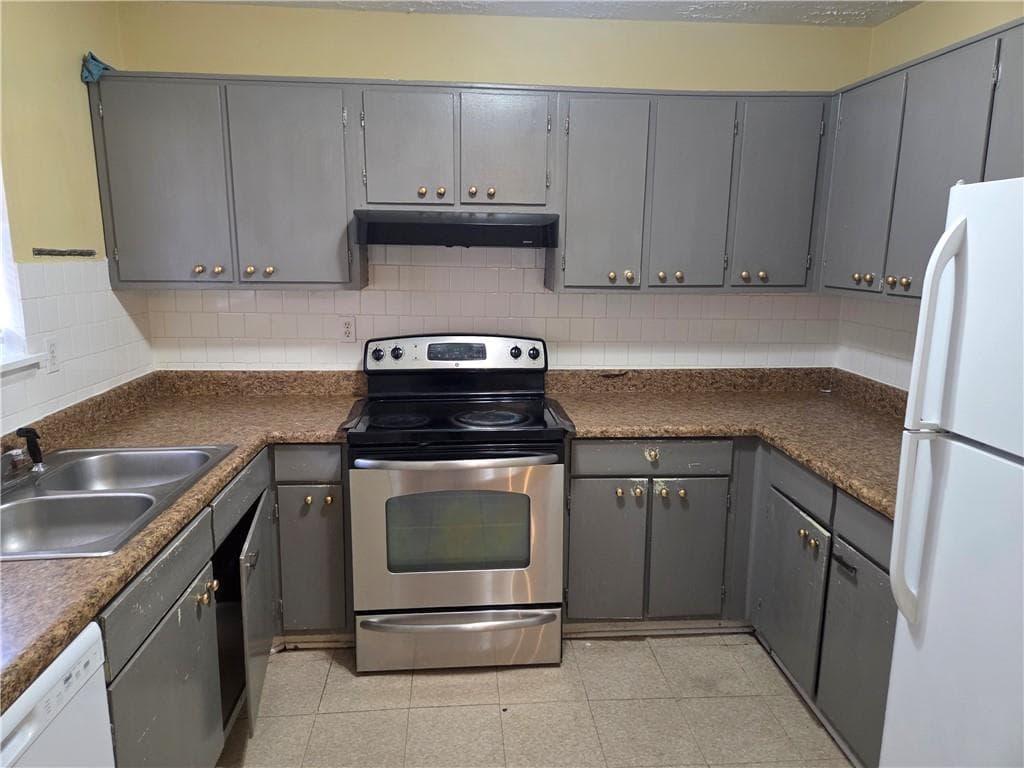 2 bedroom, 1 bathroom, 1,063 sq ft townhouse for sale at 897 A Six Oaks Circle B, Norcross, GA 30093 — photo 5