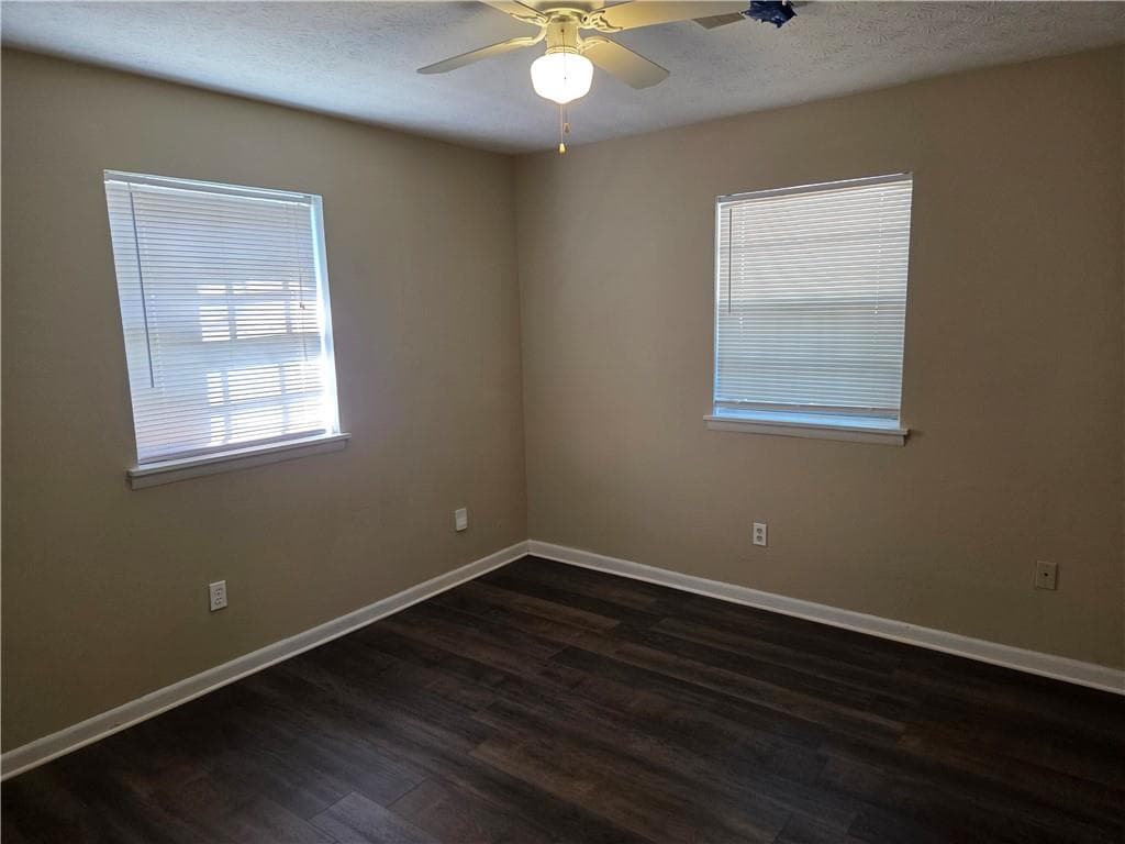 2 bedroom, 1 bathroom, 1,063 sq ft townhouse for sale at 897 A Six Oaks Circle B, Norcross, GA 30093 — photo 6