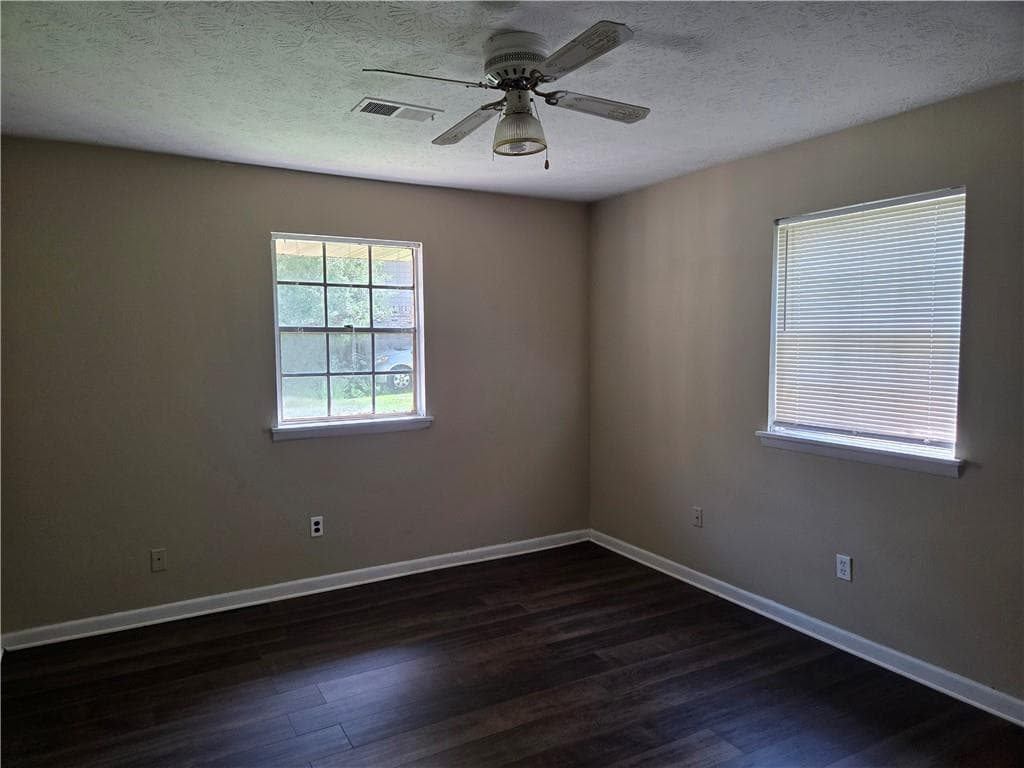 2 bedroom, 1 bathroom, 1,063 sq ft townhouse for sale at 897 A Six Oaks Circle B, Norcross, GA 30093 — photo 7