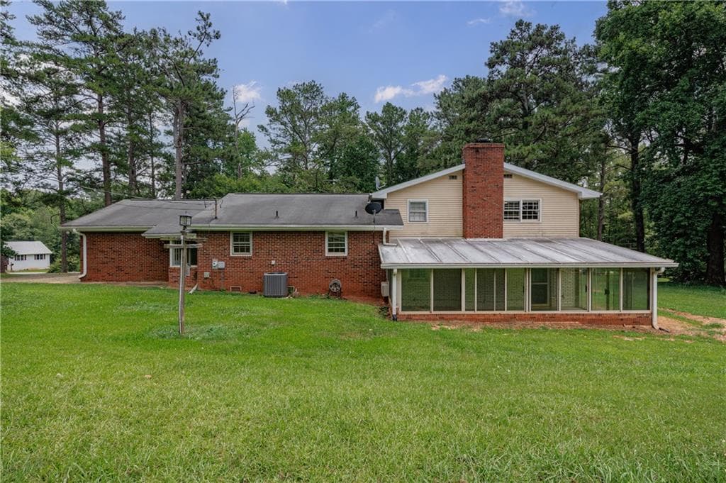 5 bedroom, 3 bathroom, 2,452 sq ft single family residence for sale at 115 Brookshire Drive, Fayetteville, GA 30215 — photo 6