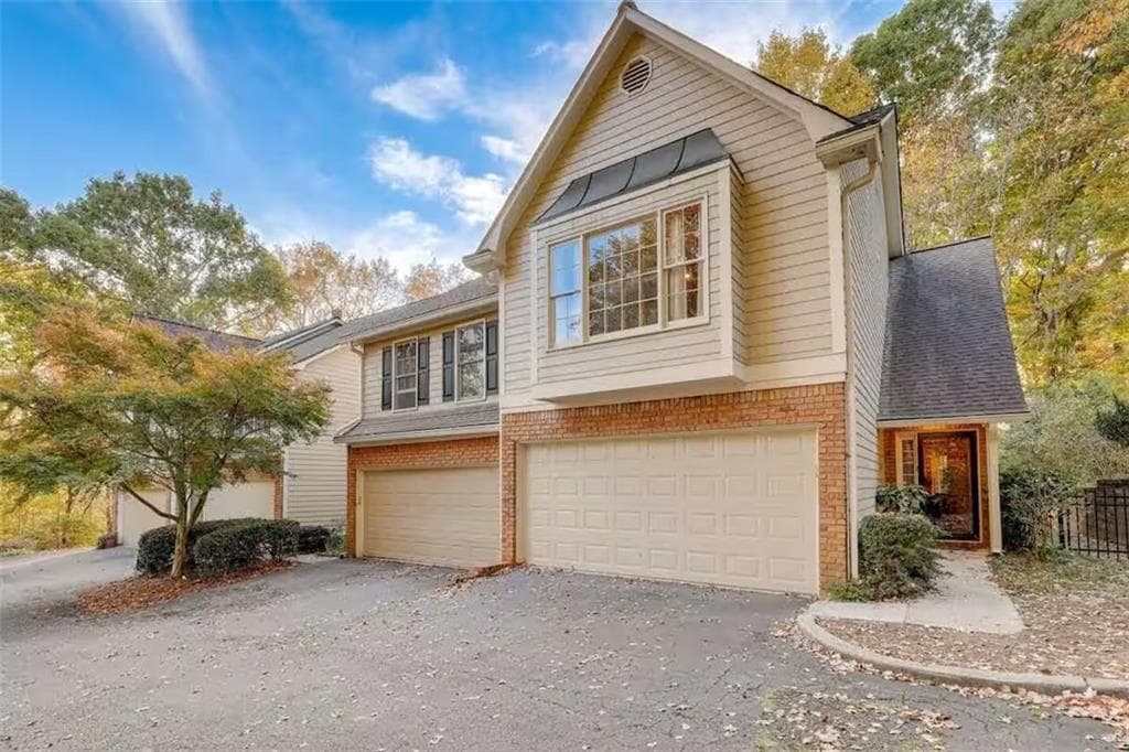 2 bedroom, 3 bathroom, 1,906 sq ft townhouse for sale at 2970 Woodruff Drive, Smyrna, GA 30080