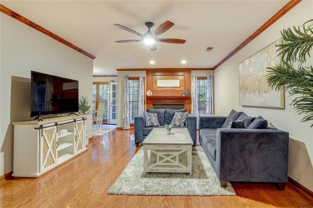 2 bedroom, 3 bathroom, 1,906 sq ft townhouse for sale at 2970 Woodruff Drive, Smyrna, GA 30080 — photo 2