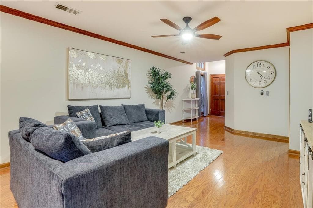 2 bedroom, 3 bathroom, 1,906 sq ft townhouse for sale at 2970 Woodruff Drive, Smyrna, GA 30080 — photo 4