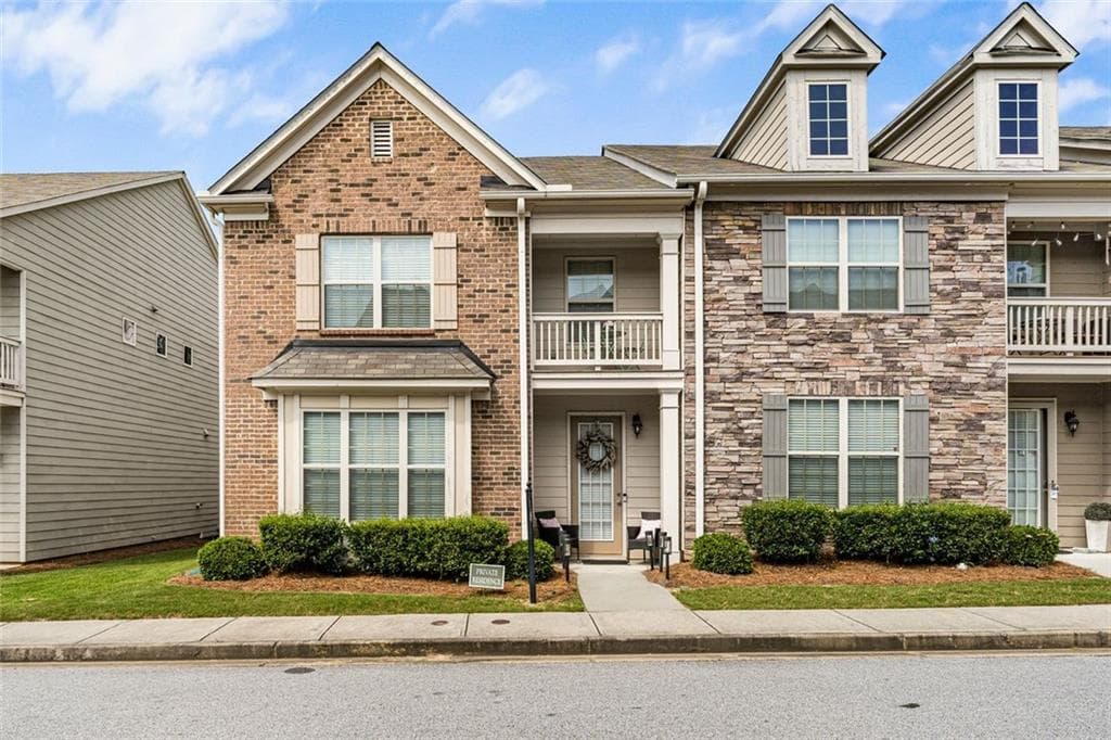3 bedroom, 3 bathroom, 2,005 sq ft townhouse for sale at 7643 Bucknell Terrace, Fairburn, GA 30213