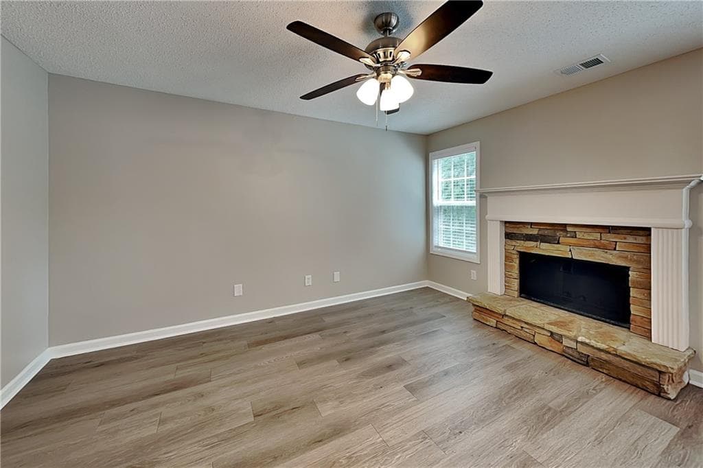 3 bedroom, 3 bathroom, 1,328 sq ft single family residence for rent at 28 Greystone Ridge, Hiram, GA 30141 for $1,800 a month — photo 2