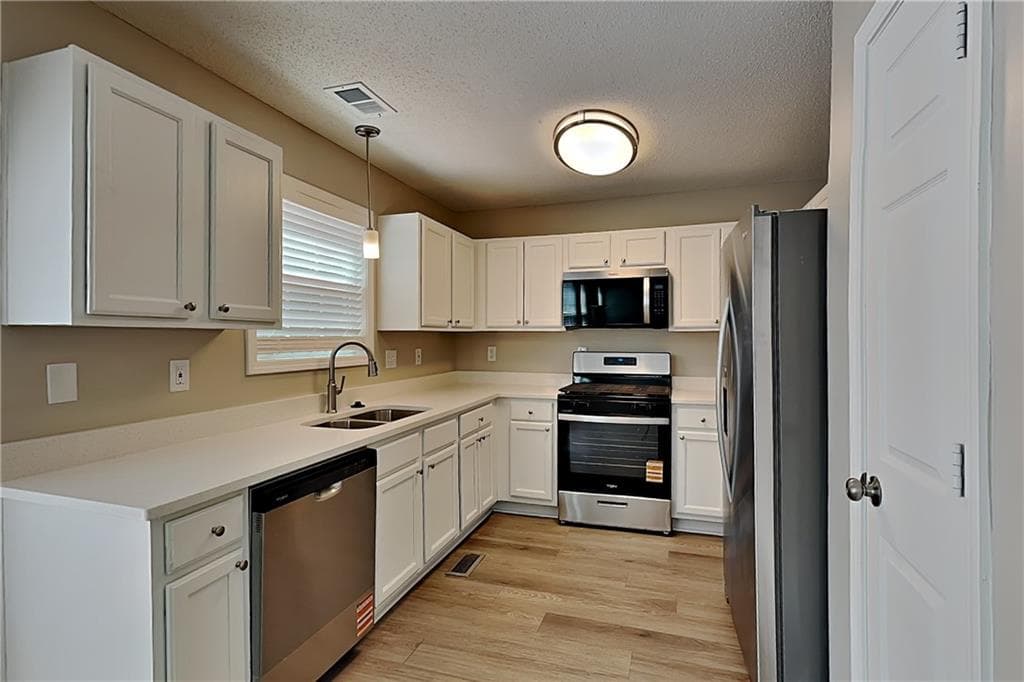 3 bedroom, 3 bathroom, 1,328 sq ft single family residence for rent at 28 Greystone Ridge, Hiram, GA 30141 for $1,800 a month — photo 4