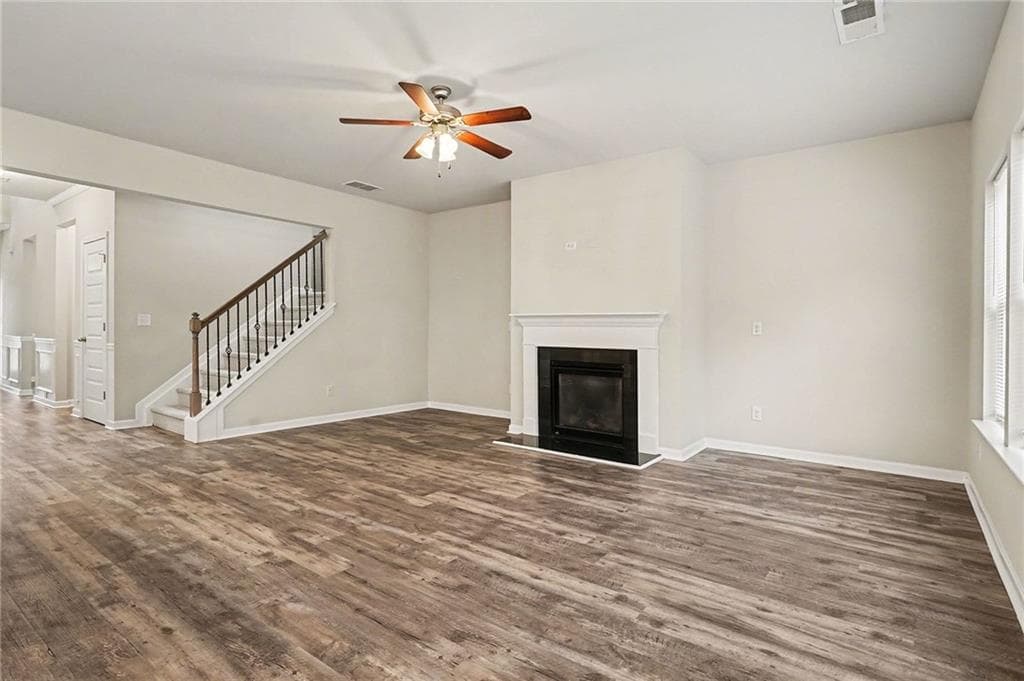 4 bedroom, 3 bathroom, 2,684 sq ft single family residence under contract at 2464 Hanover Woods Road, Lithonia, GA 30058 — photo 4