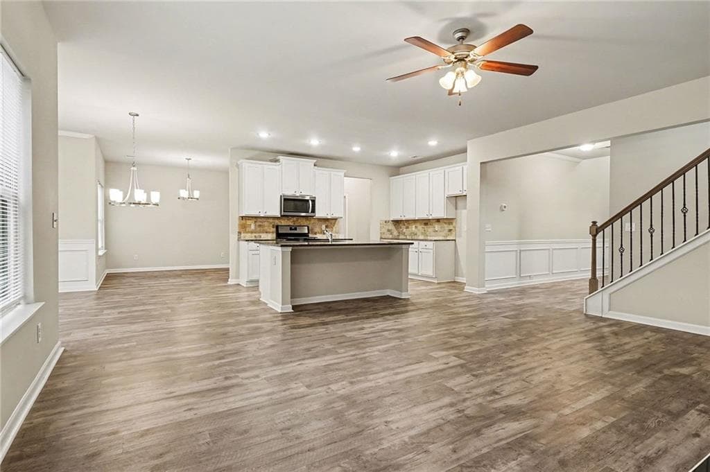 4 bedroom, 3 bathroom, 2,684 sq ft single family residence under contract at 2464 Hanover Woods Road, Lithonia, GA 30058 — photo 6