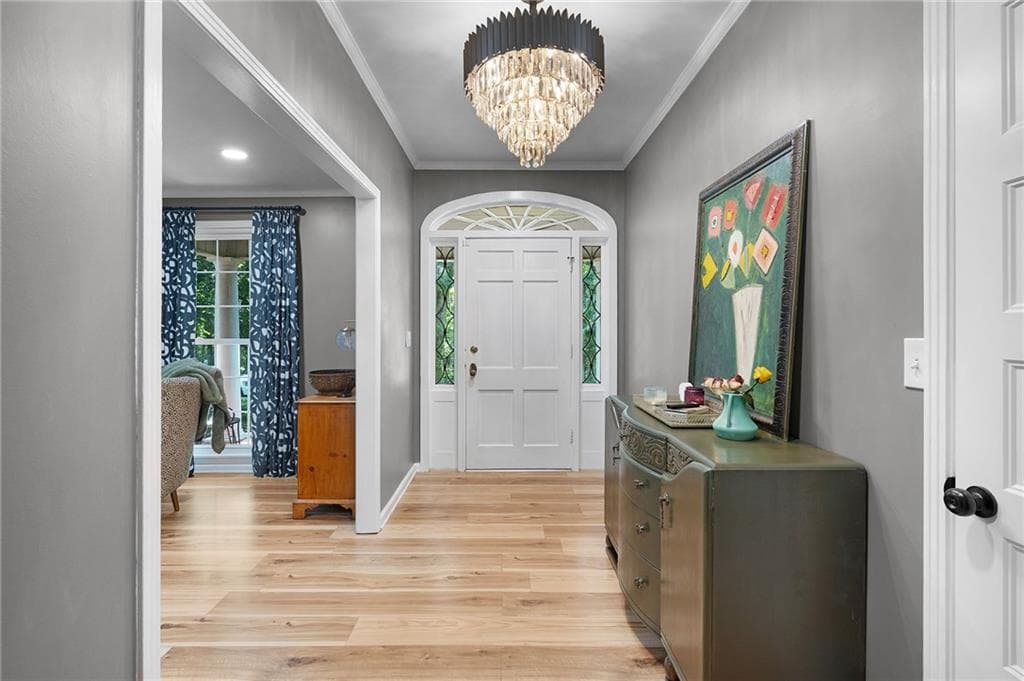 6 bedroom, 3 bathroom, 4,311 sq ft single family residence for sale at 206 Sherwood Drive, Calhoun, GA 30701 — photo 6