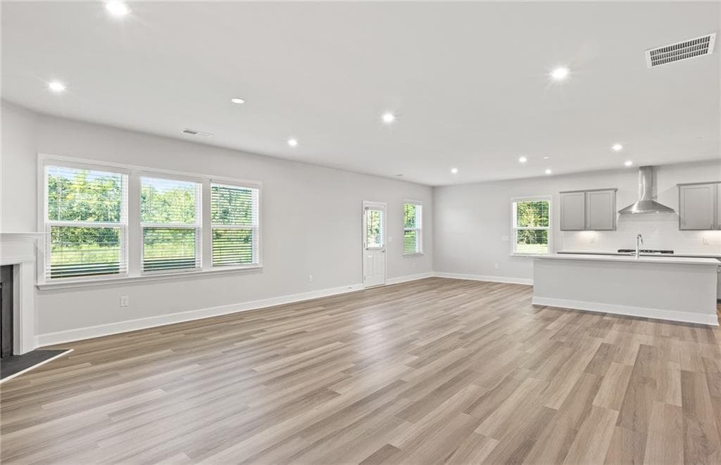 6 bedroom, 4 bathroom, 3,922 sq ft single family residence under contract at 306 Wilton Street, Mcdonough, GA 30252 — photo 4