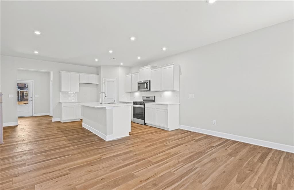 4 bedroom, 3 bathroom, 2,622 sq ft single family residence under contract at 240 Delilah Street, Mcdonough, GA 30252 — photo 9