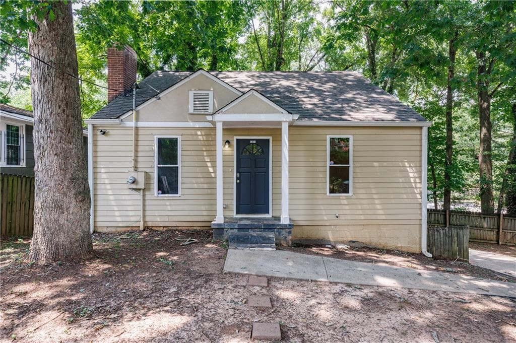 5 bedroom, 4 bathroom, 2,262 sq ft single family residence for sale at 1371 Fulton Avenue, Atlanta, GA 30344 — photo 2