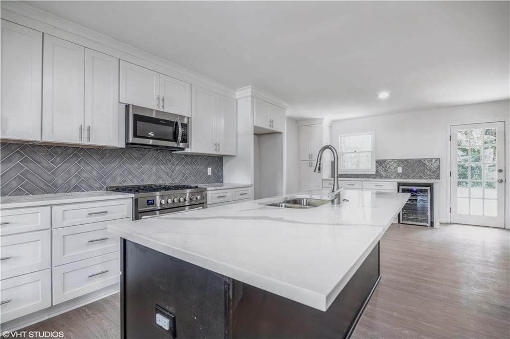 3 bedroom, 3 bathroom, 1,668 sq ft single family residence for sale at 1944 Lashley Court, Snellville, GA 30078 — photo 6
