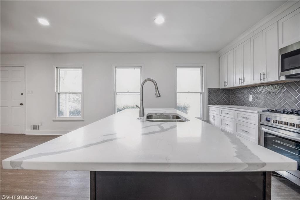 3 bedroom, 3 bathroom, 1,668 sq ft single family residence for sale at 1944 Lashley Court, Snellville, GA 30078 — photo 8