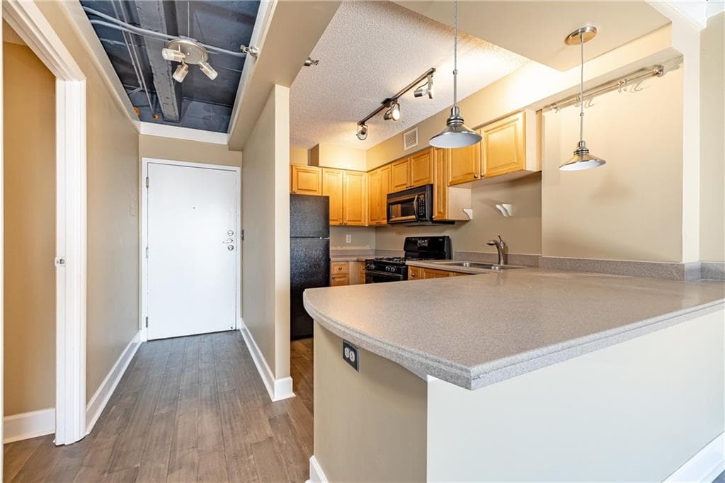 1 bedroom, 1 bathroom, 505 sq ft condominium for sale at 2479 Peachtree Road 1010, Atlanta, GA 30305 — photo 4