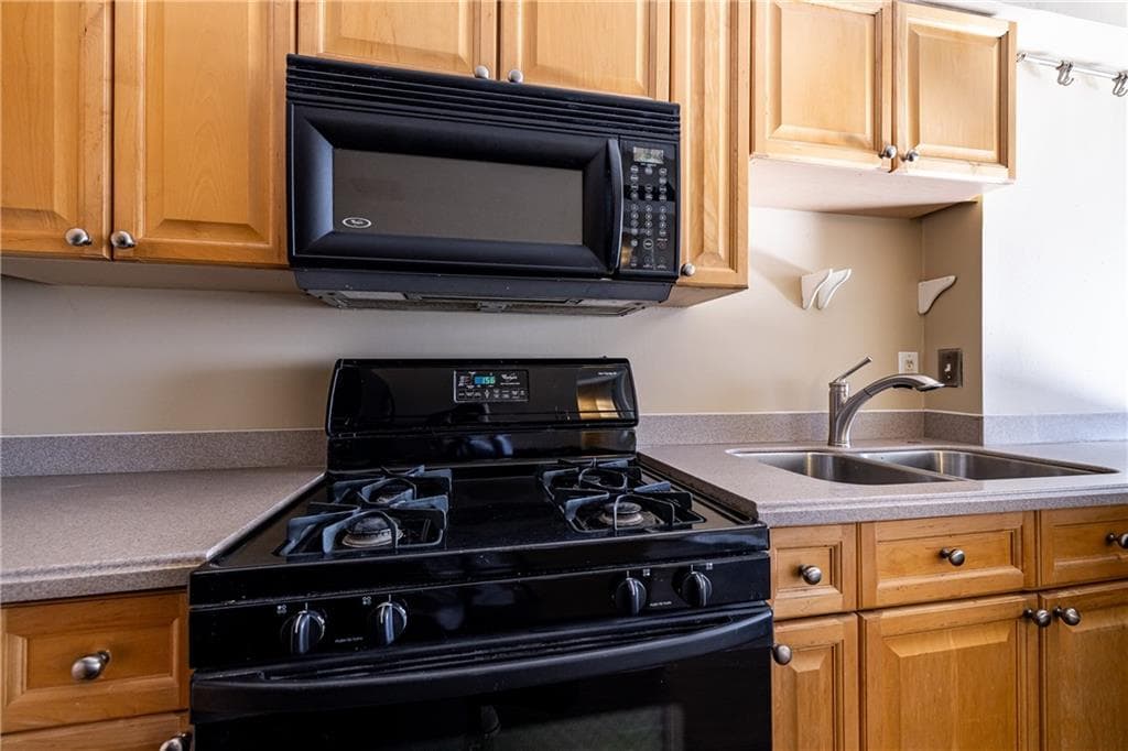 1 bedroom, 1 bathroom, 505 sq ft condominium for sale at 2479 Peachtree Road 1010, Atlanta, GA 30305 — photo 8