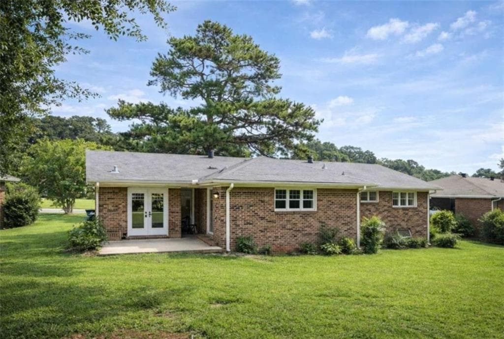 3 bedroom, 2 bathroom, 1,465 sq ft single family residence under contract at 615 Peachtree Drive, Thomaston, GA 30286