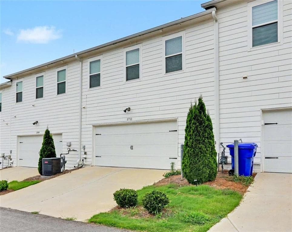 3 bedroom, 3 bathroom, 1,985 sq ft townhouse for sale at 1711 Prospect Way, Conyers, GA 30094 — photo 5