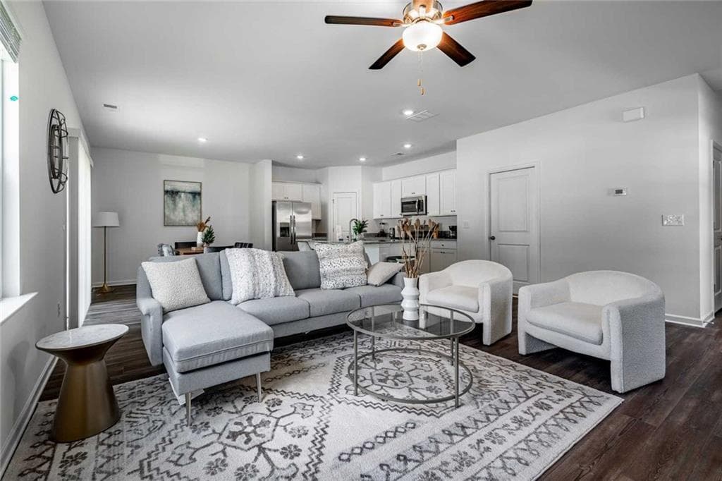 4 bedroom, 3 bathroom, 2,132 sq ft single family residence for rent at 8317 Hunters Grove Road, Union City, GA 30291 for $2,700 a month — photo 3