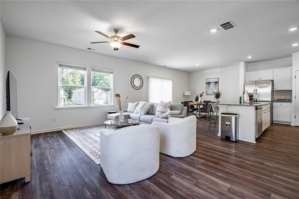 4 bedroom, 3 bathroom, 2,132 sq ft single family residence for rent at 8317 Hunters Grove Road, Union City, GA 30291 for $2,700 a month — photo 4