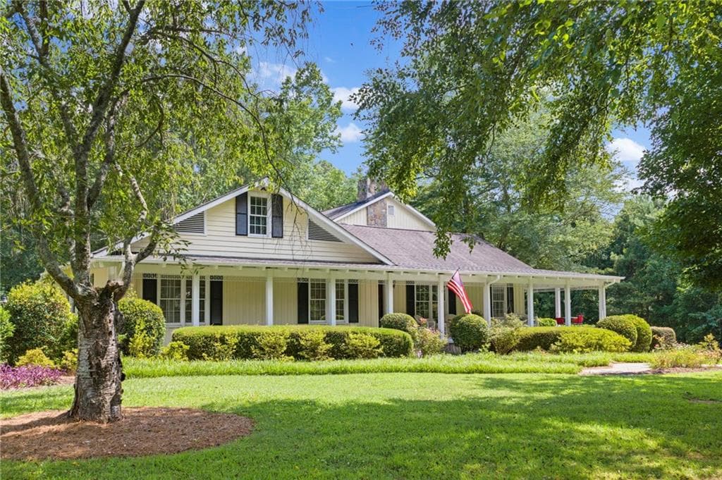 6 bedroom, 5 bathroom, 3,596 sq ft single family residence for sale at 2324 E Cherokee Drive, Woodstock, GA 30188