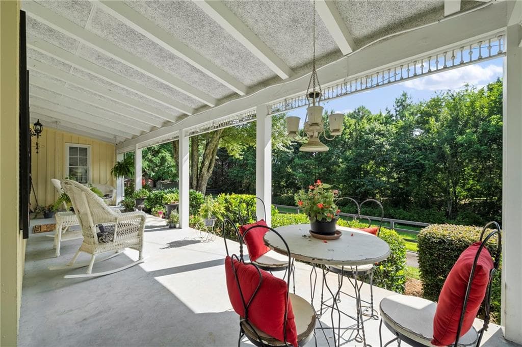 6 bedroom, 5 bathroom, 3,596 sq ft single family residence for sale at 2324 E Cherokee Drive, Woodstock, GA 30188 — photo 5