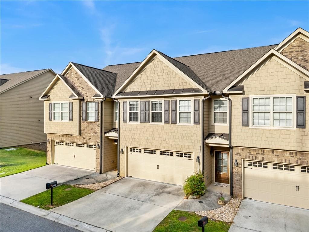 4 bedroom, 4 bathroom, 2,895 sq ft townhouse under contract at 260 Jackson Place 17, Lilburn, GA 30047 — photo 2