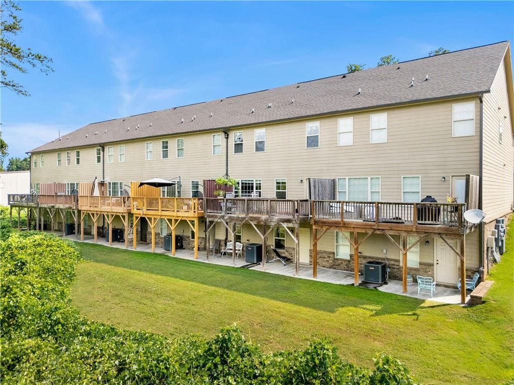 4 bedroom, 4 bathroom, 2,895 sq ft townhouse under contract at 260 Jackson Place 17, Lilburn, GA 30047 — photo 3
