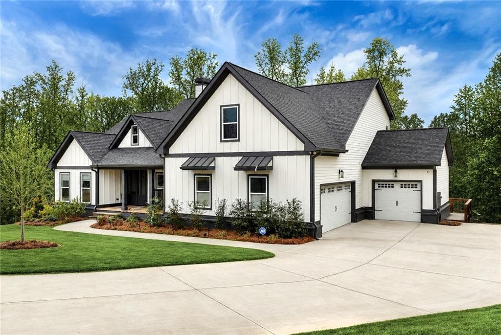 6 bedroom, 5 bathroom, 4,708 sq ft single family residence for sale at 6140 Crescent Moon Ridge, Cumming, GA 30041 — photo 2