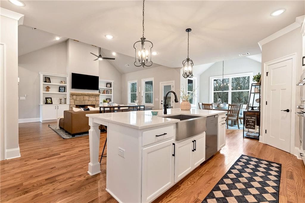 6 bedroom, 5 bathroom, 4,708 sq ft single family residence for sale at 6140 Crescent Moon Ridge, Cumming, GA 30041 — photo 7