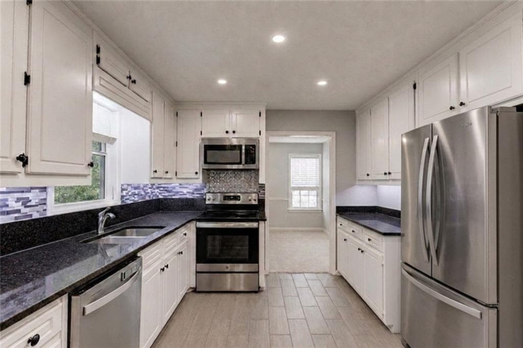4 bedroom, 3 bathroom, 1,864 sq ft single family residence under contract at 995 Thornwood Lane, Dacula, GA 30019 — photo 7