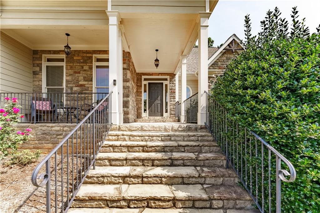 4 bedroom, 4 bathroom, 3,917 sq ft single family residence for sale at 6080 Heritage Manor Drive, Cumming, GA 30040 — photo 4