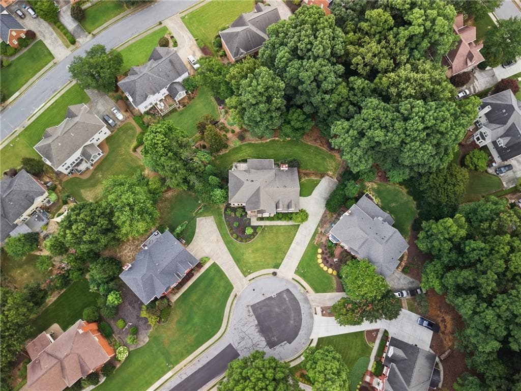 4 bedroom, 4 bathroom, 4,481 sq ft single family residence for sale at 1404 Megan Danielle Drive, Lilburn, GA 30047 — photo 5
